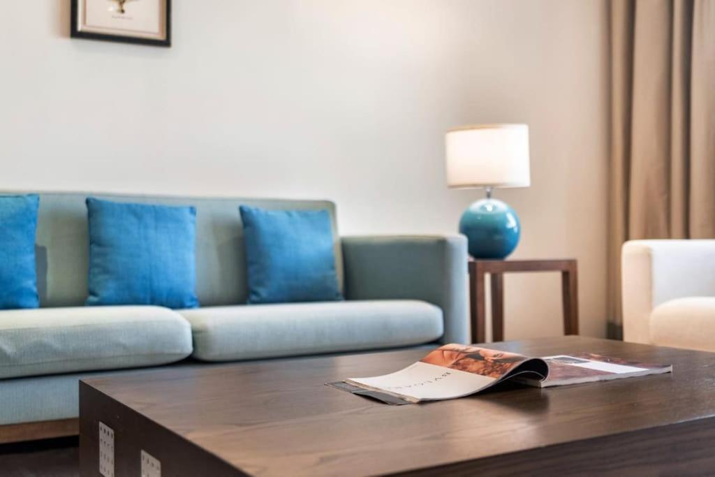 Marvelous Private Beach Apartment In Palm Dubai Within Anantara 5 Star Resort מראה חיצוני תמונה